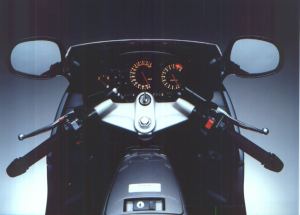 cockpit.jpg (10114 bytes)